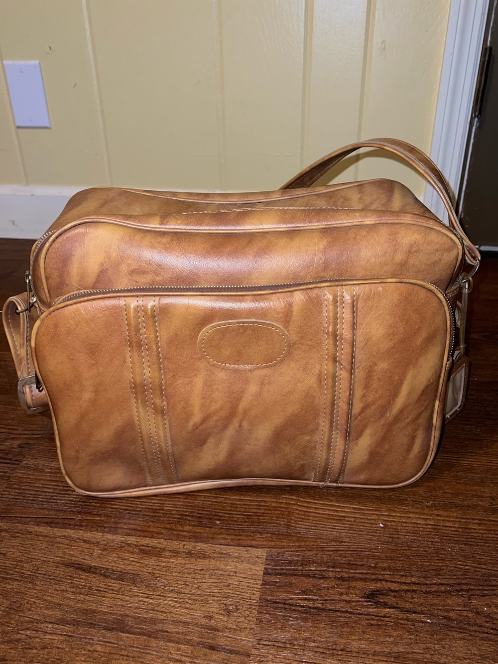 Vintage Brown Leather Travel Bag Retro Suitcase Shoulder Strap Carry On - Picture 1 of 11